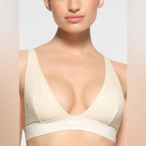 SKIMS COTTON RIB PLUNGE BRALETTE | BONE XS